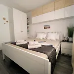 Relax With Jacuzzi Vodice