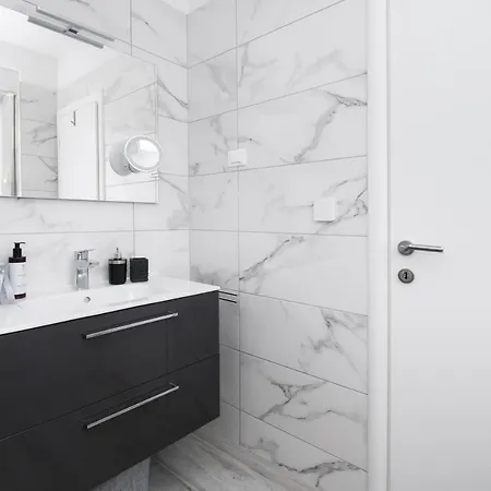 Relax With Jacuzzi Vila