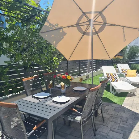 Relax With Jacuzzi Vila