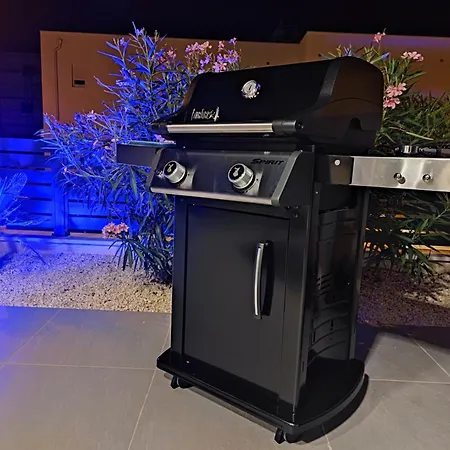 Relax With Jacuzzi Vodice