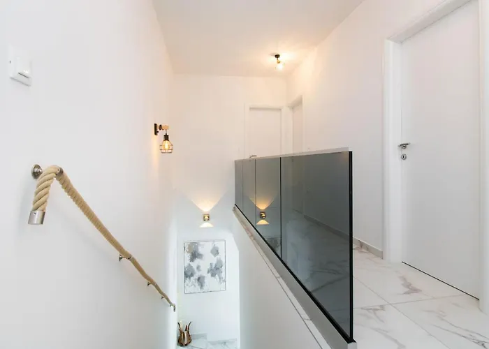 Relax With Jacuzzi וילה *