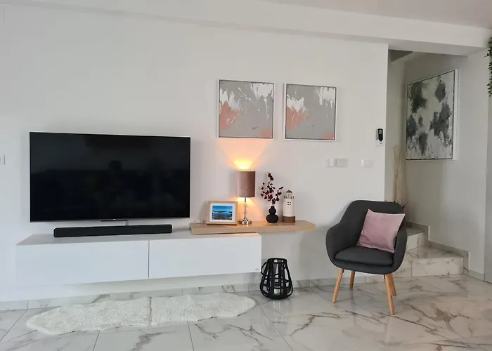 Relax With Jacuzzi וילה