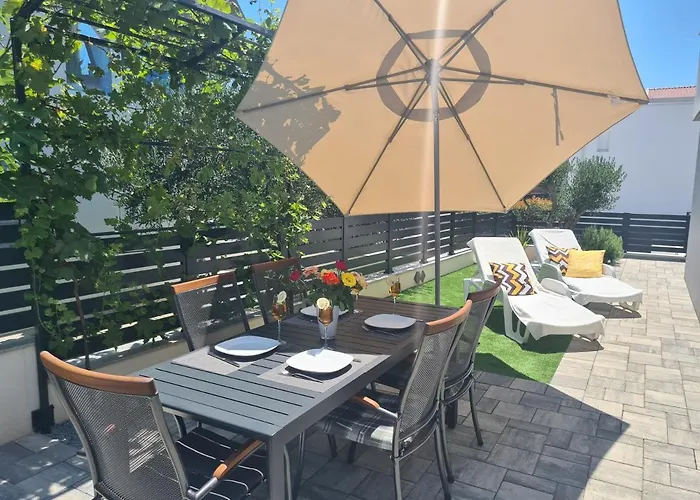 Relax With Jacuzzi וילה