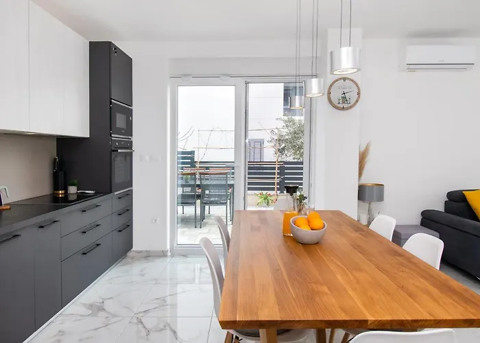 Relax With Jacuzzi וודיצה