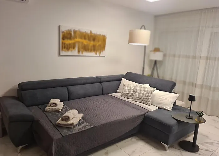 Relax With Jacuzzi וודיצה